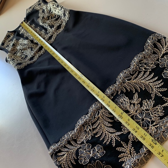 Tadashi Shoji Embroidered Cocktail Dress. 0. NWT. Black Gold Lace Bodice & Hem - Picture 5 of 15